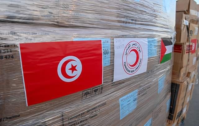 تونس ترسل أول باخرة محمّلة بمئات الأطنان من المساعدات الطبية والغذائية إلى غزة